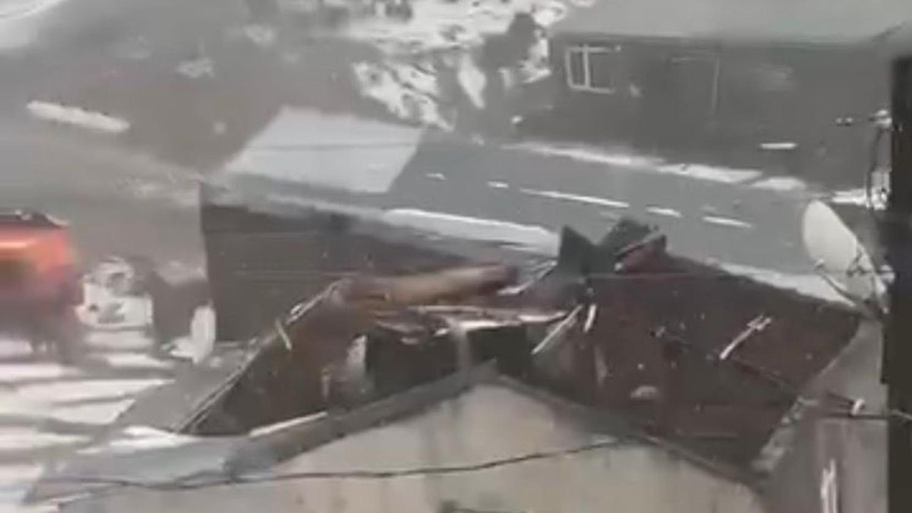 Ardahan Çıldır’daki fırtınada 28 yapı hasar gördü