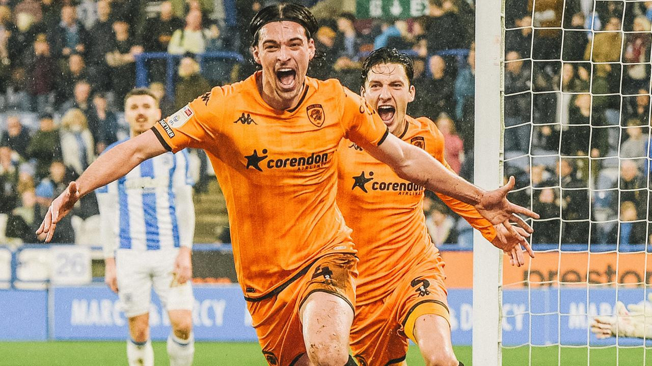 Hull City Premier Lig'e fırtına gibi başladı