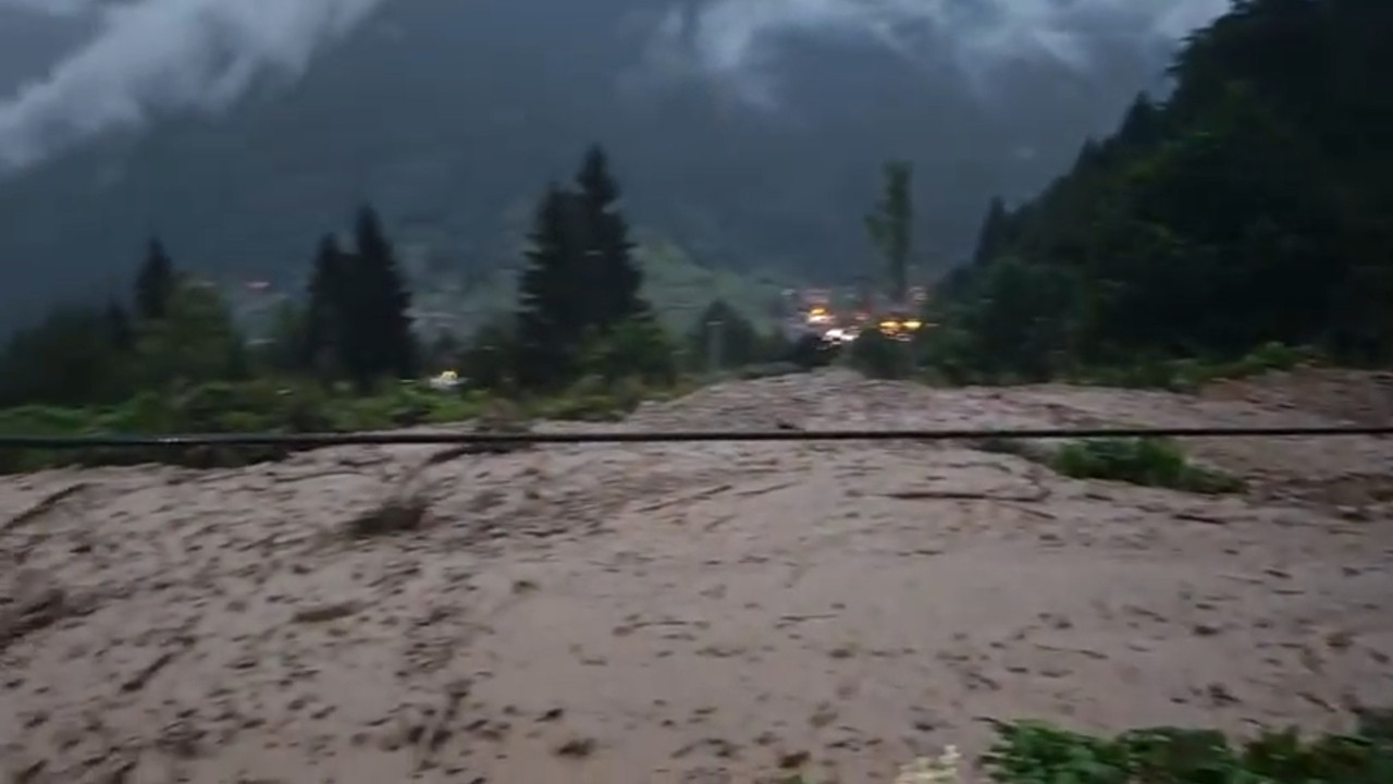 Trabzon'da etkili sağanak, Uzungöl'de taşkın