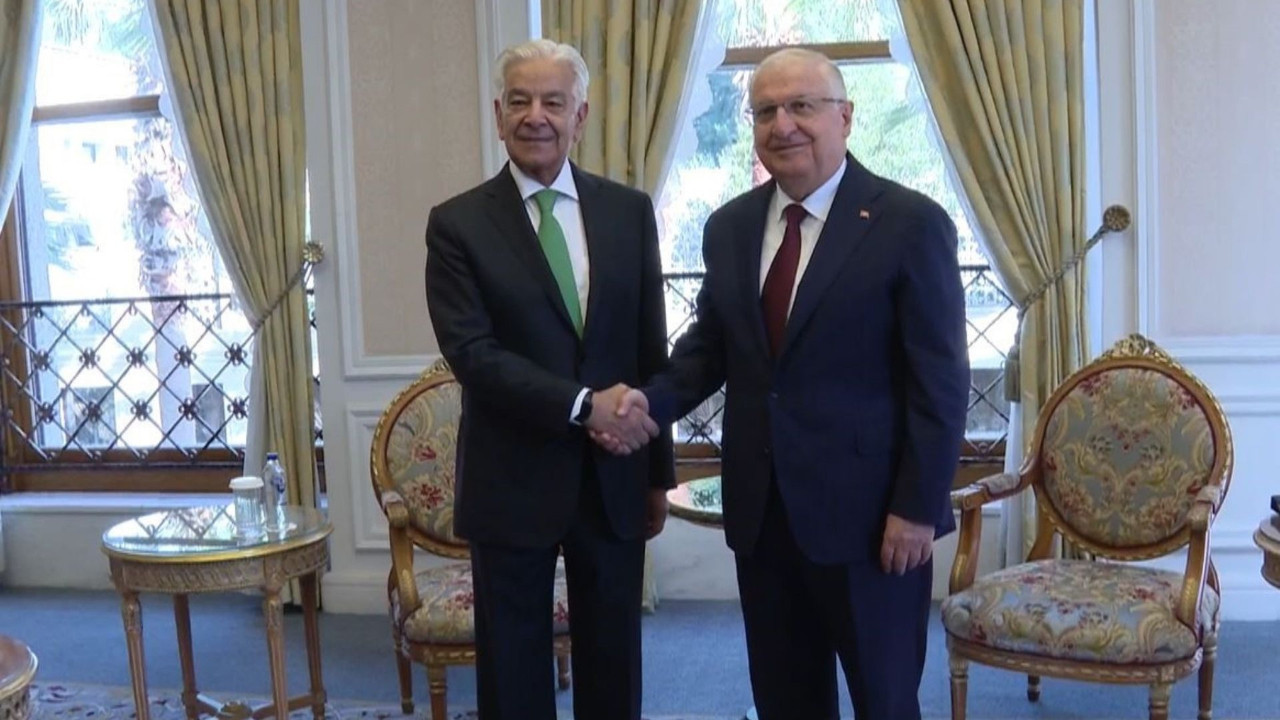 Bakan Güler, Pakistanlı mevkidaşı Asif ile bir araya geldi