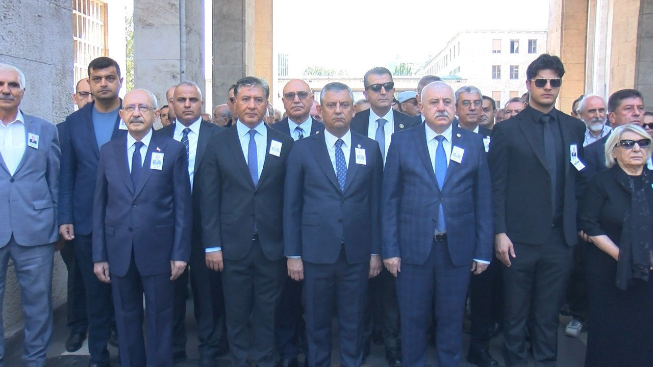 Eski CHP Genel Başkan Vekili Cevdet Selvi için TBMM'de tören düzenlendi
