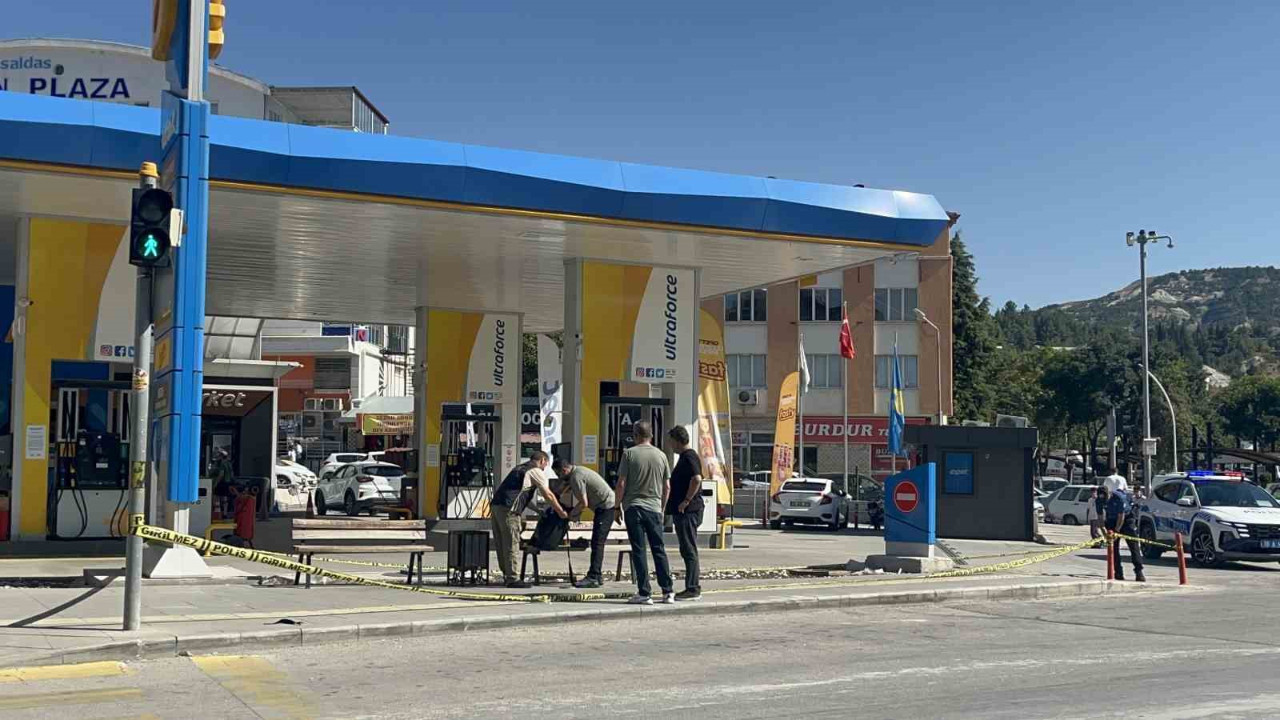 Burdur’da şüpheli çanta paniği! Fünye ile patlatıldı
