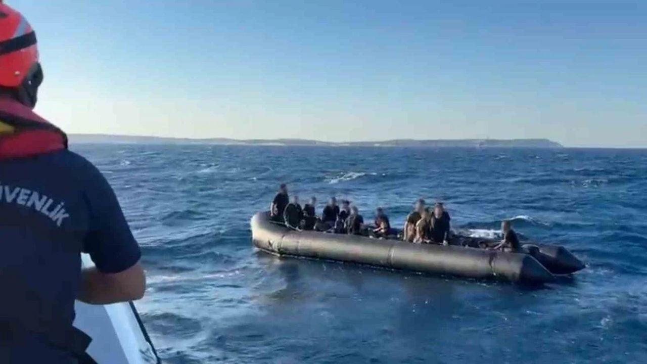 İzmir'de 56 düzensiz göçmen yakalandı