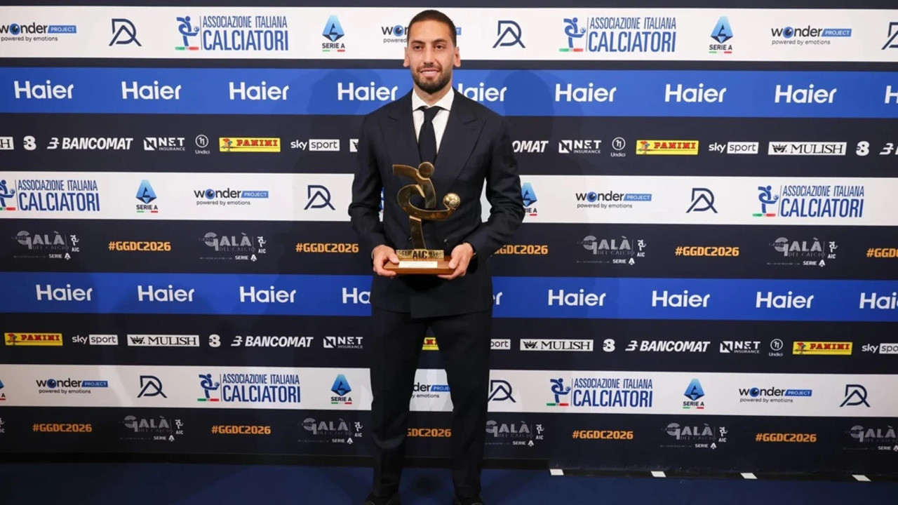 Hakan Çalhanoğlu Serie A’da yılın takımında
