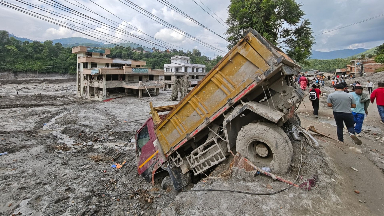 Nepal'deki sel felaketinde 4 binden fazla kişi kayıp