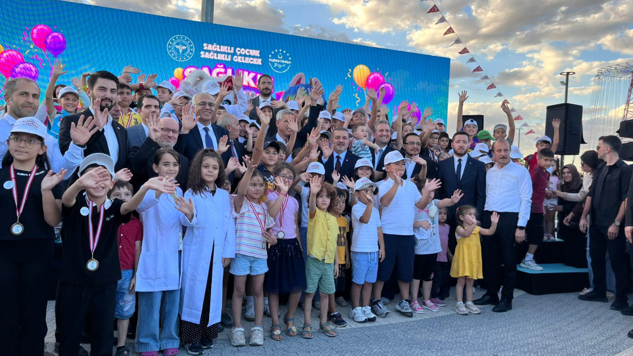 Türkiye'de her 3 kişiden 1'i sigara kullanıyor