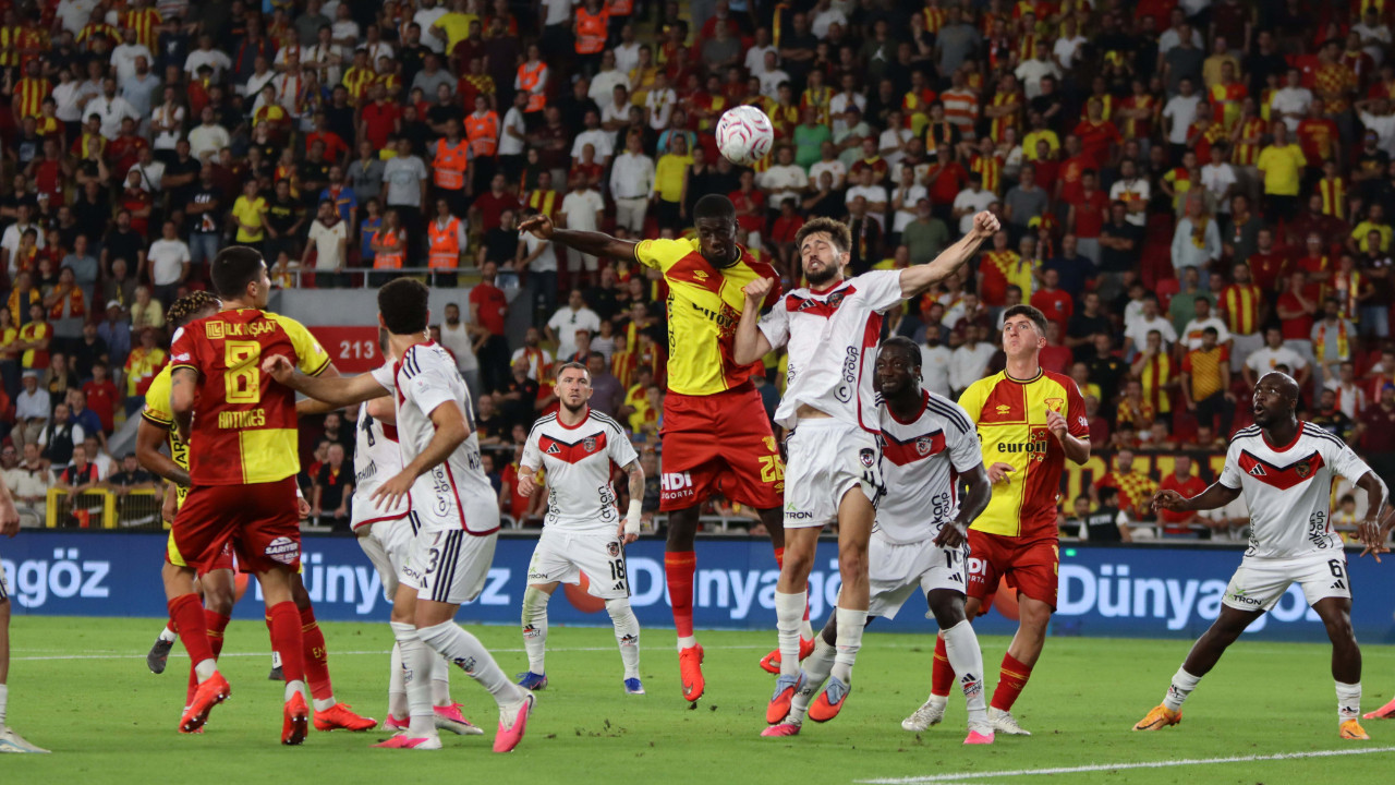 İzmir'de 6 kez gol sesi yükseldi! Göztepe kendi evinde Gaziantep FK'ye mağlup oldu