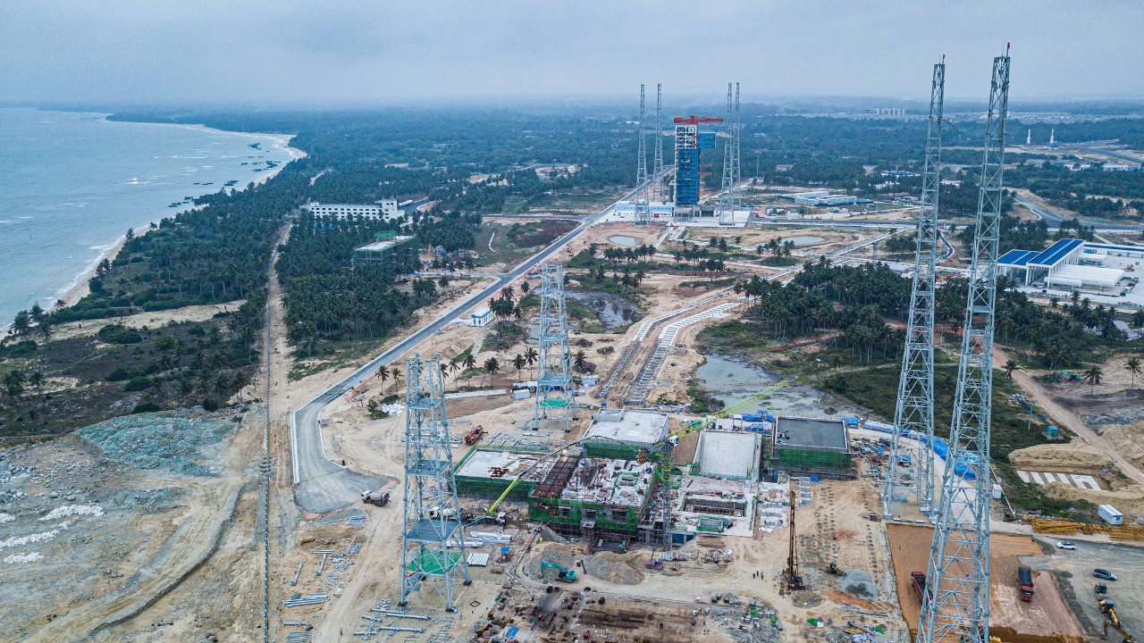 Hindistan cevizinden uzay üssüne: Çin'in yoksul adası Hainan uzay yarışının merkezine dönüşüyor