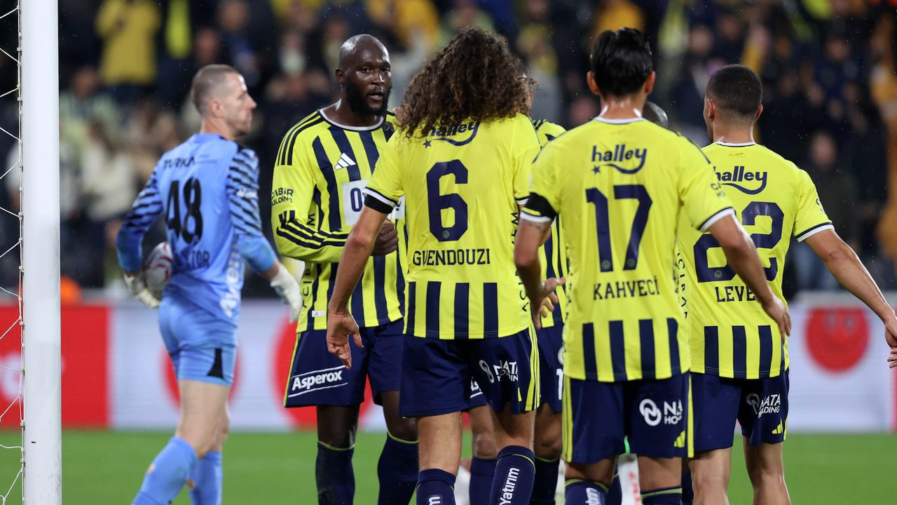 Fenerbahçe, Alanyaspor karşısında 3 puanı 3 golle aldı