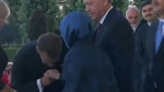 NATO Zirvesi'nde dikkat çeken protokol anı! Emine Erdoğan, Macron’un elini öpmesine izin vermedi