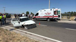 Afyonkarahisar'da otomobil bariyerlere çarptı: 6 yaralı