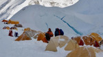 Yeni araştırma: Everest'te insan idrarı 155 ton kar ve buzu eritti