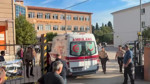 Manisa’da okul önünde silahlı saldırı! Yaralı öğrenciler var