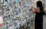 Meryem Ana’da çok dilli dilekler