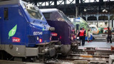 Fransa'da tren raydan çıktı! 44 kişi yaralandı