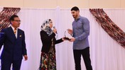 Uygur Derneği'nden FETÖ'cüye plaket