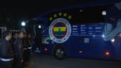 Fenerbahçe, Samandıra'da tepkiyle karşılandı