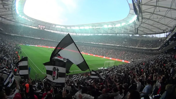 O tezahürat ortalığı karıştırdı! Beşiktaş tribünleri ikiye bölündü