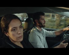 Festival sonrası gösterime girdi: Fikret Reyhan imzalı Cam Perde MUBI'de! Cam Perde filminin konusu ne? Cam Perde filmi fragman izle