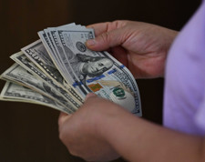 Dolar kan kaybediyor! Dolar son 3 yılın en düşük seviyesinde! Bugün dolar ne kadar oldu?