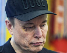 Elon Musk'ın gözünü kim morarttı? Kameraların önünde açıkladı...
