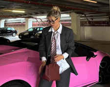 Wanda Nara lüks araç anahtarlarıyla meydan okudu: Icardi’ye milyonluk gözdağı!