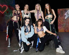 Taciz iddiaları sonrası Manifest herkesi takipten çıkardı