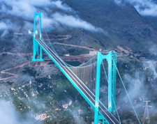 Dünyanın en yüksek köprüsü tamamlandı! Çin'in mühendislik harikası 3 yılda tamamlandı