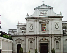 Saint Esprit Kilisesi nerede? Papa'dan ötürü merak edildi