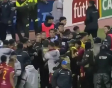 Kupa maçı box ringine döndü! Tam 17 futbolcu kırmızı kart gördü