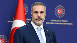 Dışişleri Bakanı Hakan Fidan Paris'te