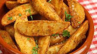 Yapımı işte bu kadar kolay! Parmaklarınızı yiyeceksiniz: Fırında baharatlı patates tarifi