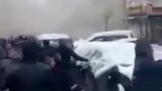 Deprem anına ait yeni görüntü; 5 katlı bina yerle bir oldu