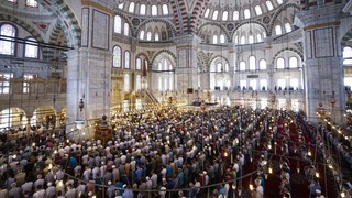 Cuma namazı nerede kılınır?
