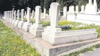 Mezara oturmak günah mıdır?