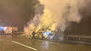 Kuzey Marmara Otoyolu'nda yangın! Trafik tek şeride düştü