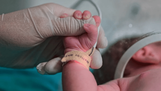 Yine özel hastane yine yenidoğan skandalı...