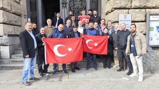 2 bin imza meclise verildi! Berlin'de Türkçe yasaklarına tepki büyüyor... 'Çocuklarımızın geleceğiyle oynamayın'