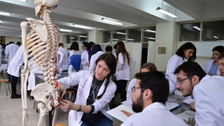 TERCİH DÖNEMİ YAKLAŞIYOR... Türkiye'nin en iyi tıp fakülteleri açıklandı! İşte Türkiye'deki en iyi 20 tıp fakültesi...