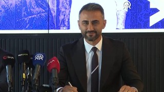 Eyüpspor'da Selçuk Şahin dönemi başladı! 'Aldığım bayrağı daha ileriye taşımak istiyorum'