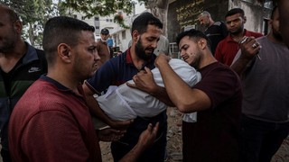 Gazze’de can kaybı 55 bini aştı: Yardım noktaları da vuruluyor