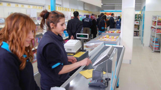 Marketlerde insanlık dışı çalışma koşulları