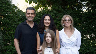 Zerrin Tekindor ve Caner Cindoruk başrollerde! Çok Uzak Çok Yakın'ın adı değişti