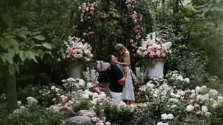 Ünlü şarkıcı Taylor Swift nişanlandı