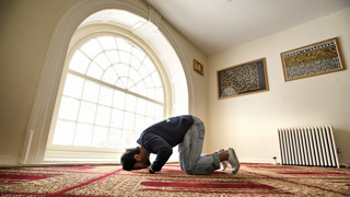 Mevlid Kandili’nde hangi zikir ve tesbihler çekilir? Mevlid Kandili tesbih namazı nasıl kılınır?