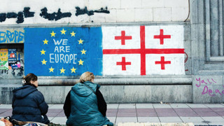 GÜRCİSTAN'DA ‘İNGİLİZ OYUNU!’ Seçimlere müdahale ve 'Turuncu Devrim' hazırlığı