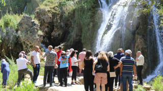 Erzincan incisi! Girlevik Şelalesi dopdolu