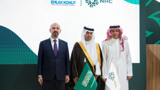 Emlak Konut’un ilk küresel projesi “Hayat Mekke” için imzalar atıldı!