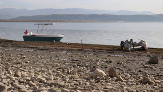 Sapanca Gölü'ndeki kabarcıklar depremin habercisi mi? Endişe veren olay için açıklama geldi