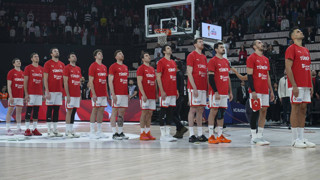 12 Dev Adam galibiyetle başladı! Türkiye, Bosna Hersek'i 93-71 mağlup etti